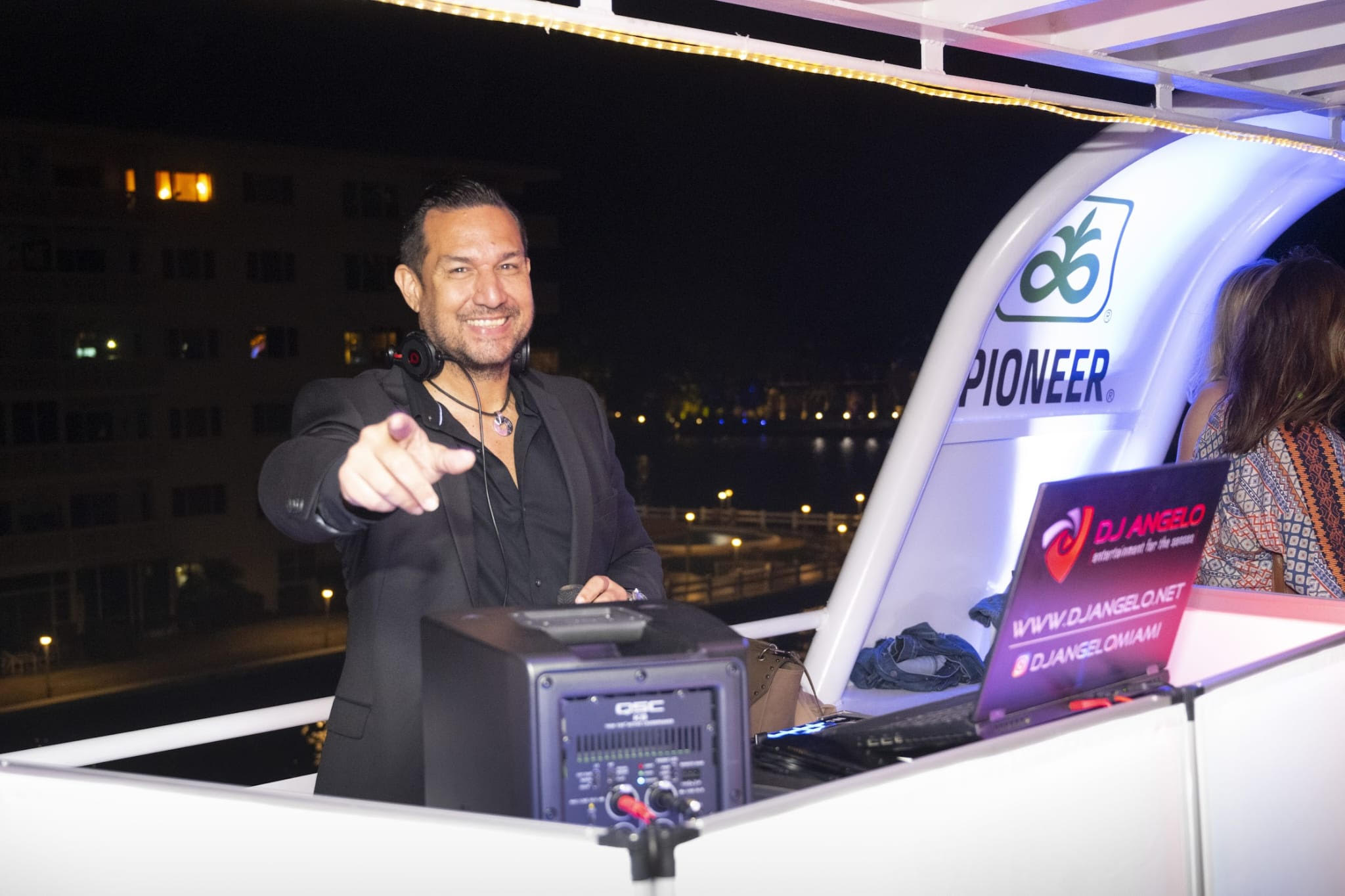 Miami Birthday Party Entertainment From Milestone Celebrations To Blow Out Bashes - Event Performance