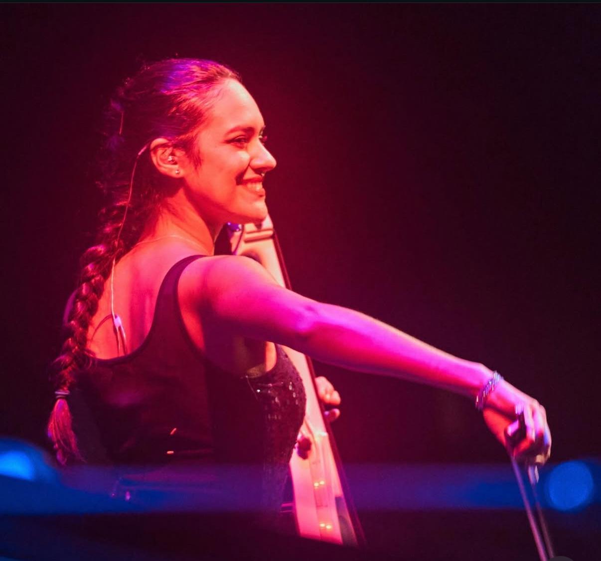 Electric Violin In Miami Why Led Performers Are Taking Over South Florida Events - Event Performance